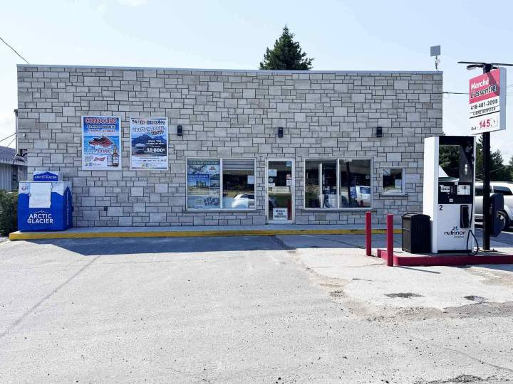 Façade en pierre Alma